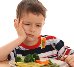 5 способов заставить ребенка попробовать новые полезные продукты, которые ему не нравятся.